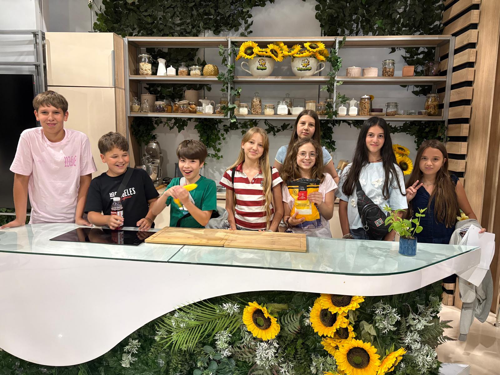 Cum scoți copilul din fața ecranului fără să-i transformi vacanța într-o oră de curs